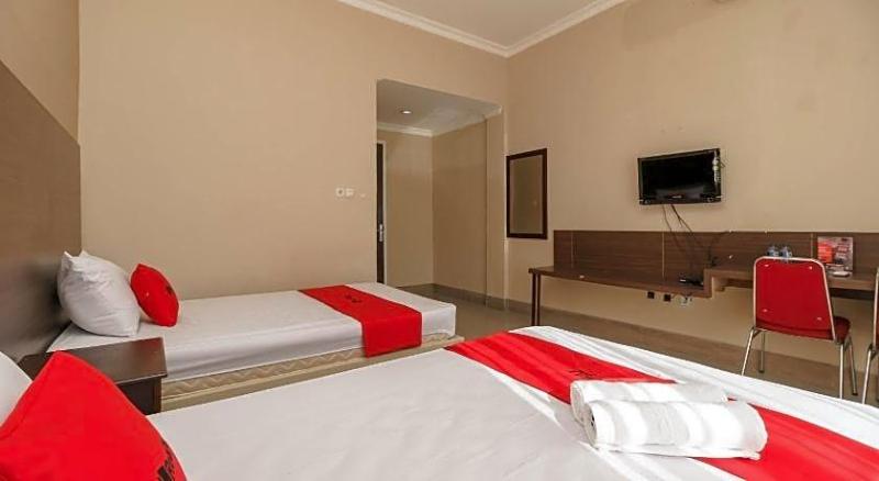 Formerly Reddoorz @ Hotel Putri Gading Bengkulu image