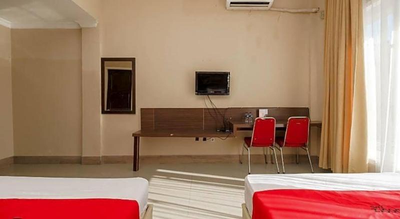 Formerly Reddoorz @ Hotel Putri Gading Bengkulu image