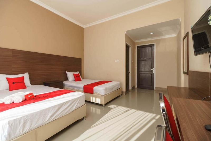 Formerly Reddoorz @ Hotel Putri Gading Bengkulu image