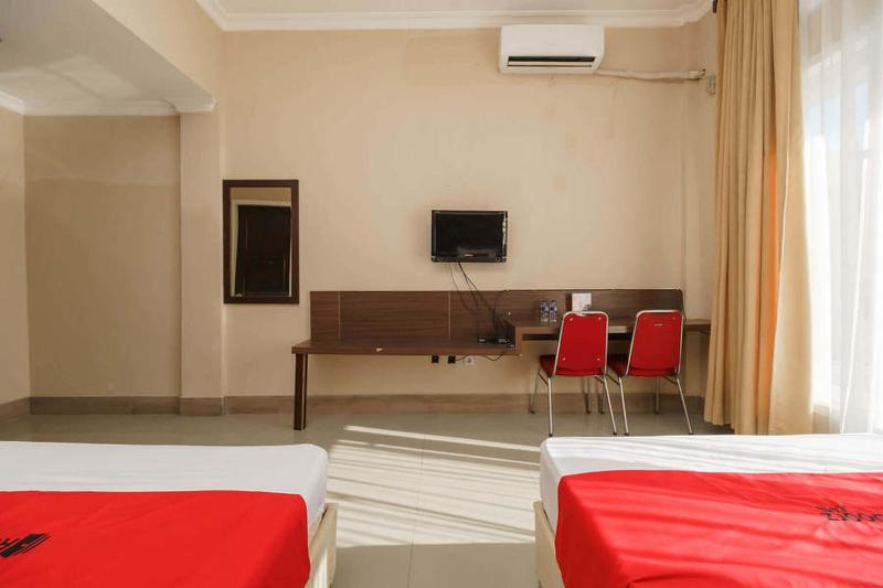Formerly Reddoorz @ Hotel Putri Gading Bengkulu image