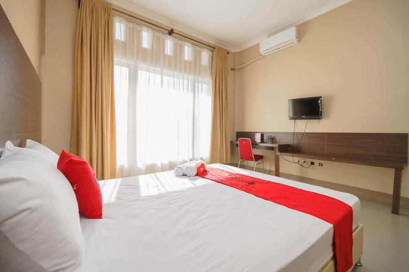 Formerly Reddoorz @ Hotel Putri Gading Bengkulu image