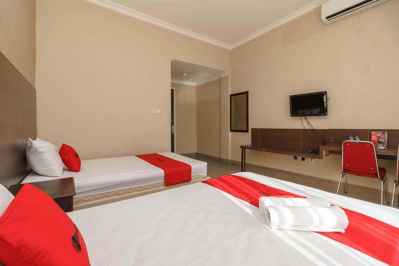 Formerly Reddoorz @ Hotel Putri Gading Bengkulu image