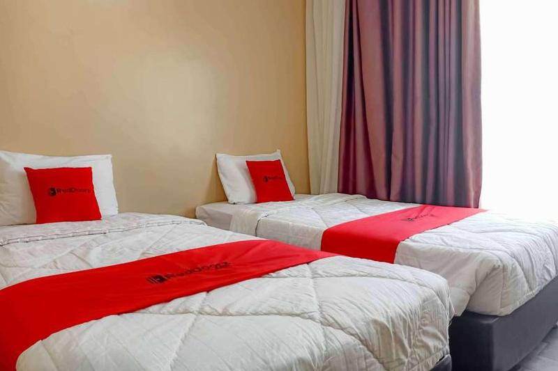 Formerly Reddoorz @ Hotel Putri Gading Bengkulu image