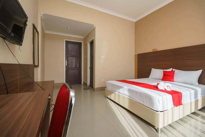 Formerly Reddoorz @ Hotel Putri Gading Bengkulu image