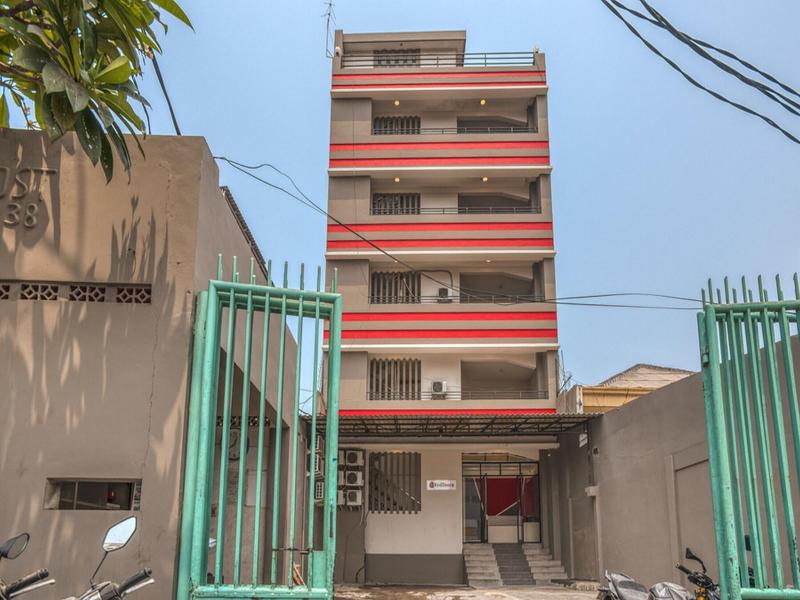 Formerly Reddoorz Near Binus Anggrek 2 image