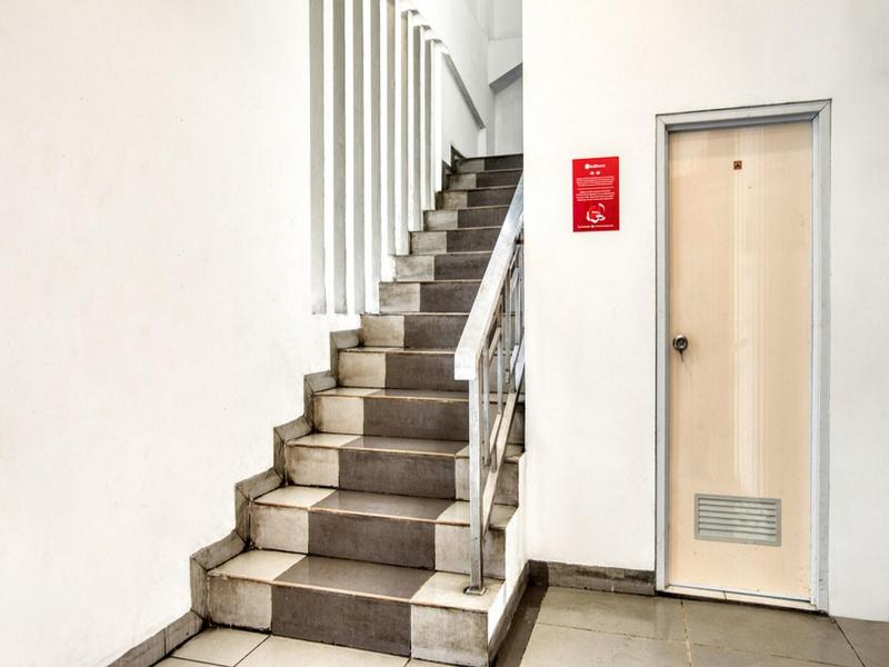 Formerly Reddoorz Near Binus Anggrek 2 image