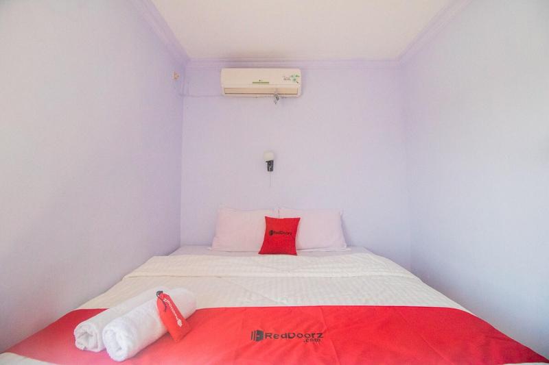 Formerly Reddoorz Near Pantai Boom image