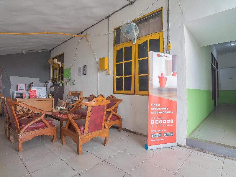 Formerly Reddoorz Syariah Jalan Cilik Riwut Kapuas image