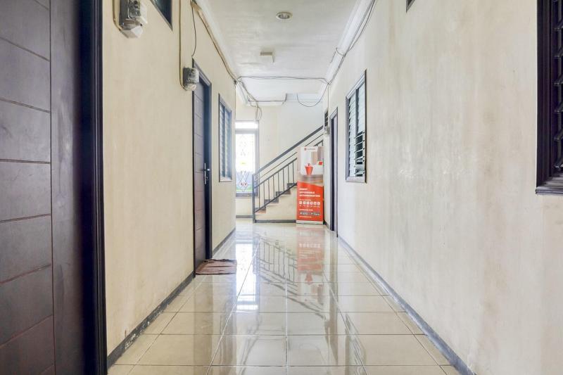 Formerly Reddoorz Near Widya Mandala University image