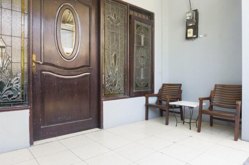 Formerly Reddoorz Near Widya Mandala University image