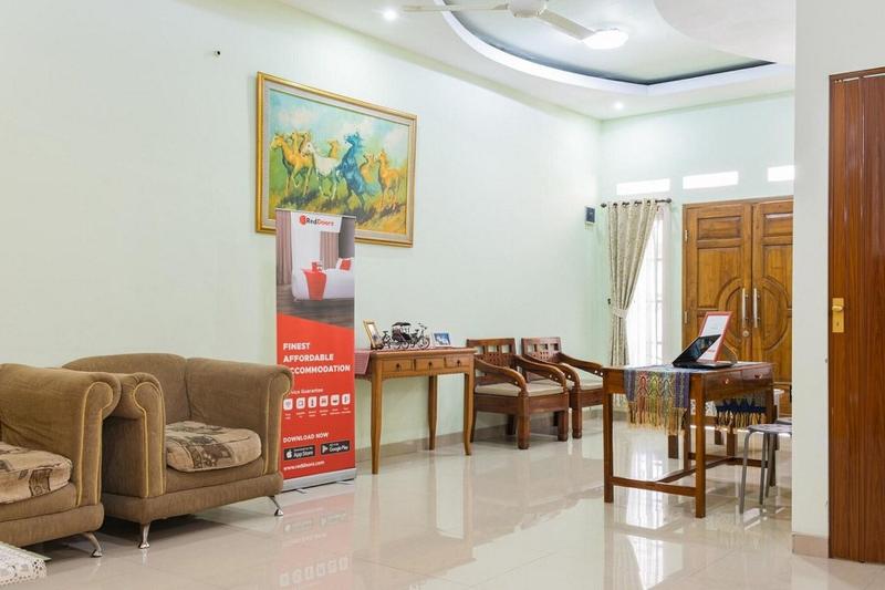 Formerly Reddoorz Syariah Near Grand Kota Bintang image