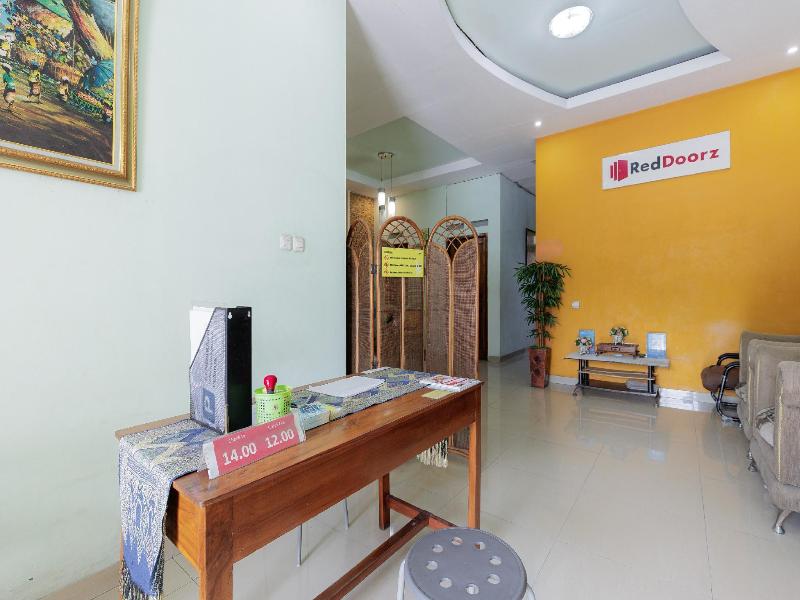 Formerly Reddoorz Syariah Near Grand Kota Bintang image