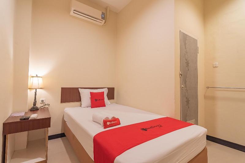 Formerly Reddoorz @ H. Agus Salim Street image