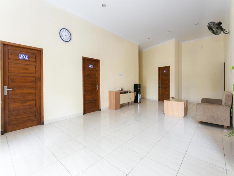 Formerly Reddoorz Syariah Purwosari Train Station