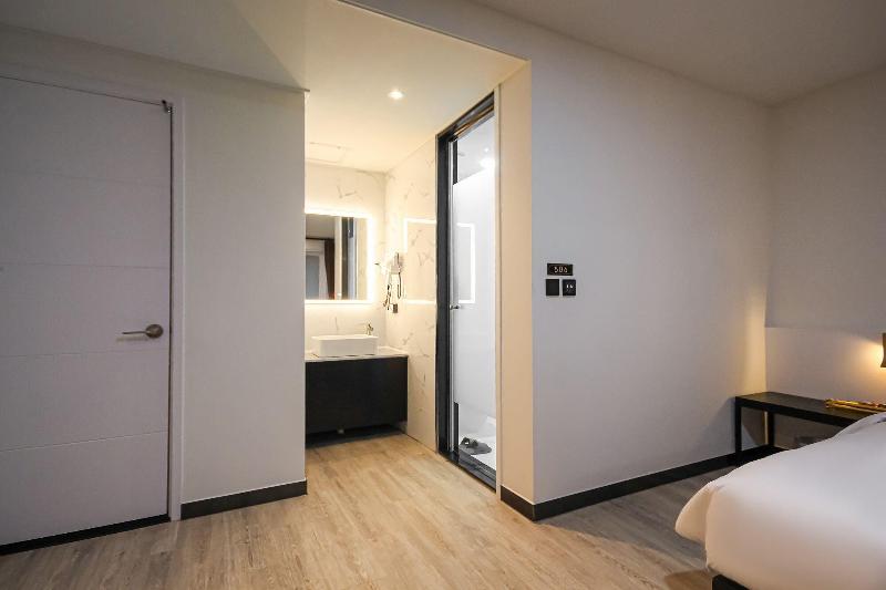 Aria Hotel image
