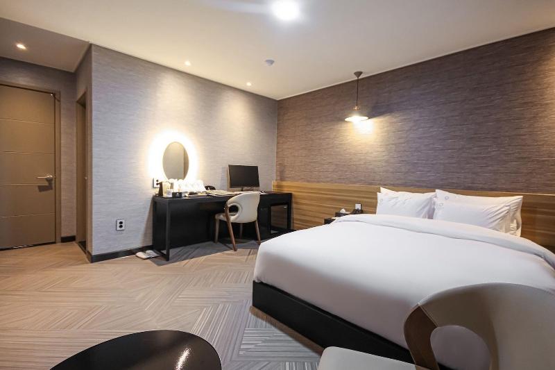 Aria Hotel image
