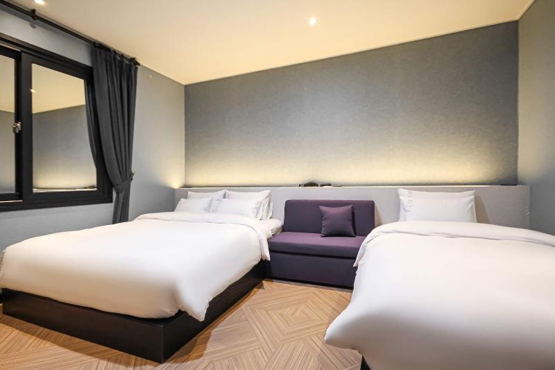 Aria Hotel image