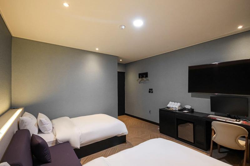 Aria Hotel image