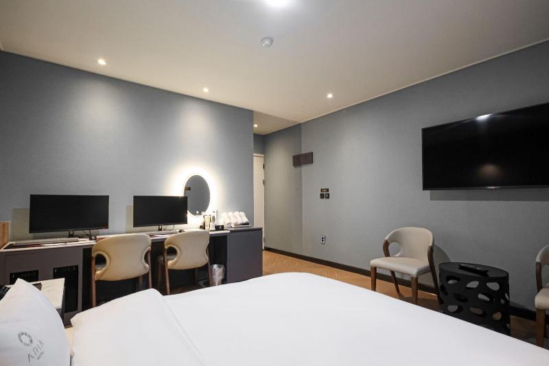 Aria Hotel image