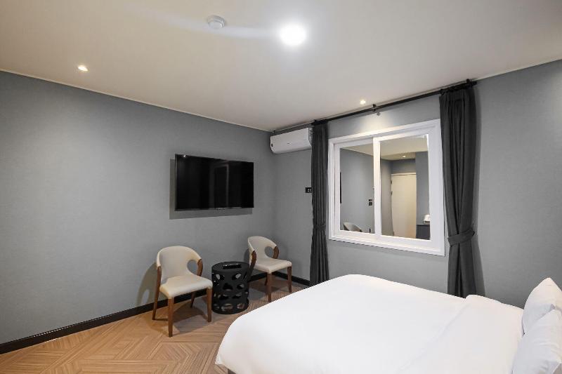 Aria Hotel image