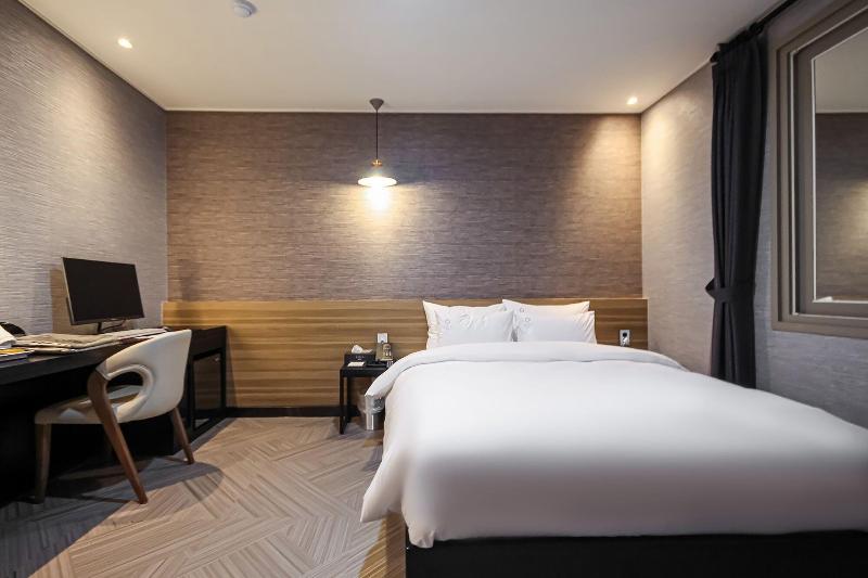 Aria Hotel image