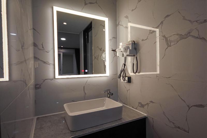 Aria Hotel image