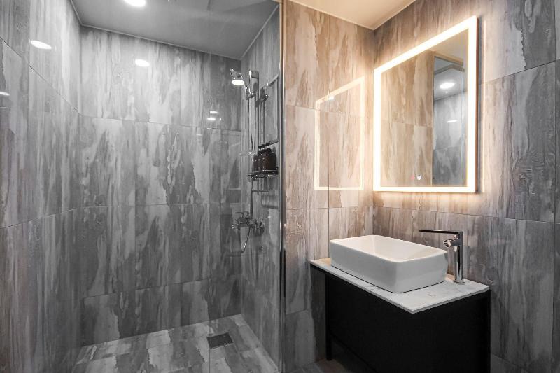 Aria Hotel image