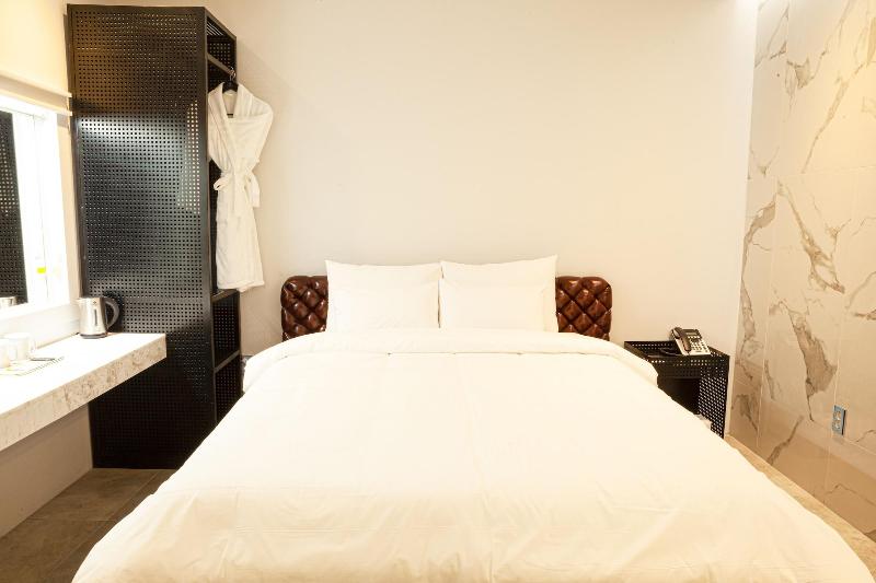 Hotel Top Castle Gwangju image