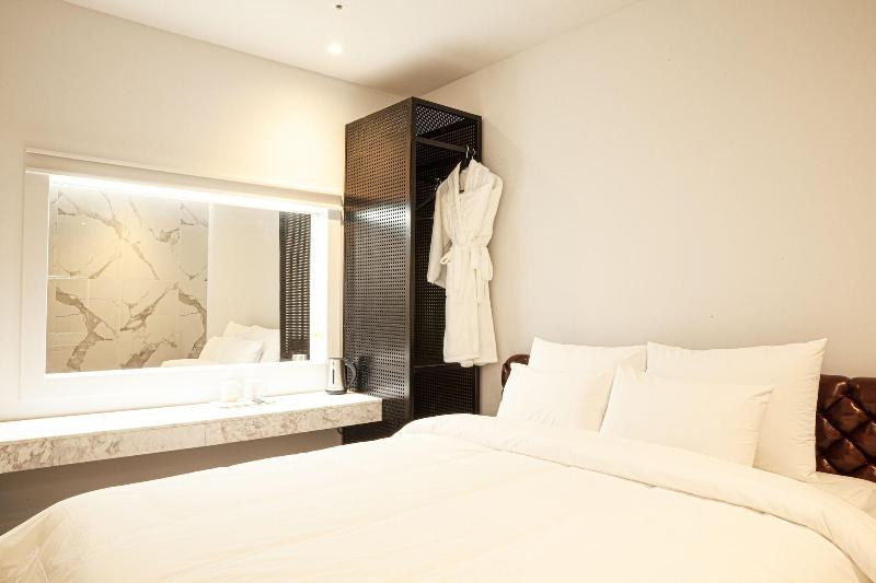 Hotel Top Castle Gwangju image