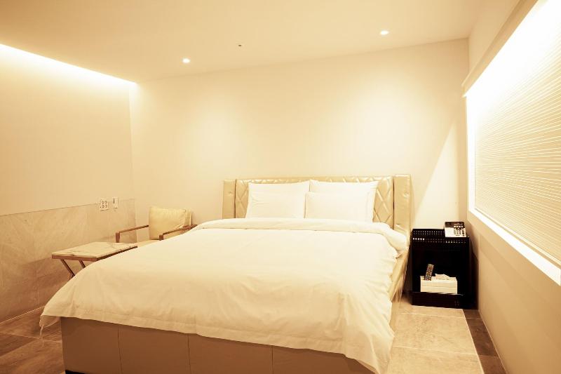 Hotel Top Castle Gwangju image