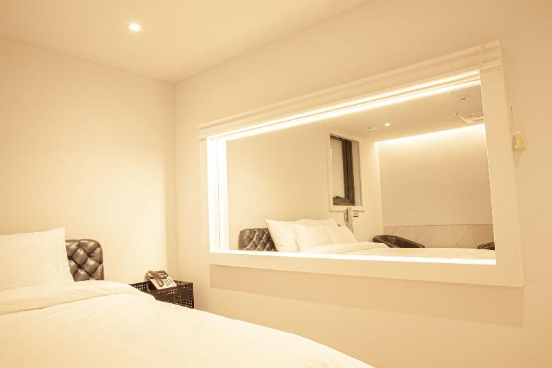 Hotel Top Castle Gwangju image