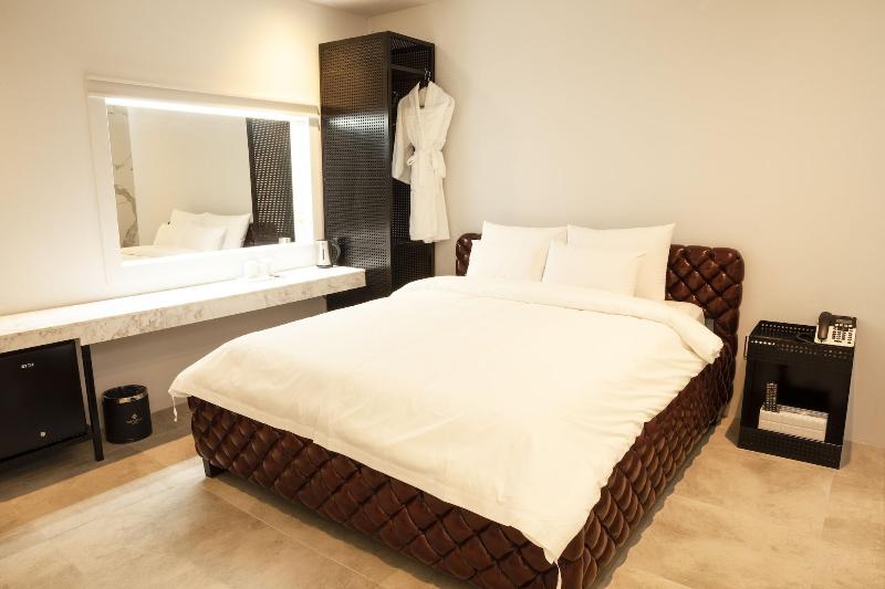 Hotel Top Castle Gwangju image
