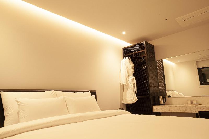 Hotel Top Castle Gwangju image