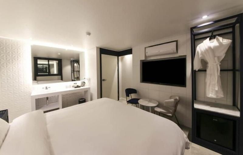 Sinan E.KKLIM Business Hotel image