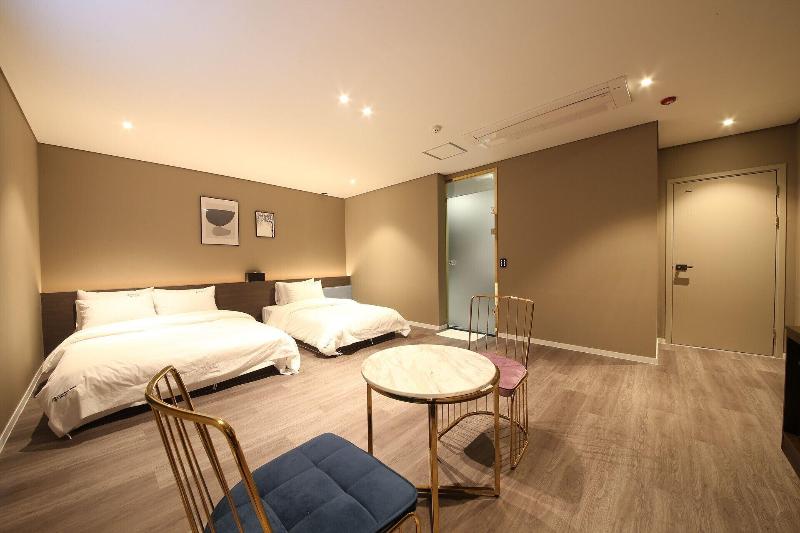 Hotel LeeSunDeok image