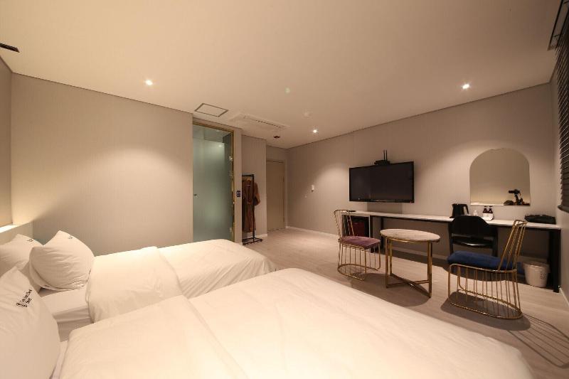 Hotel LeeSunDeok image