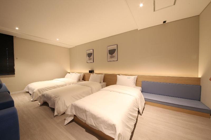 Hotel LeeSunDeok image