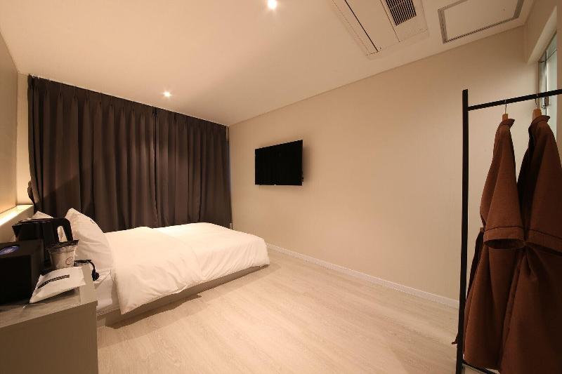 Hotel LeeSunDeok image