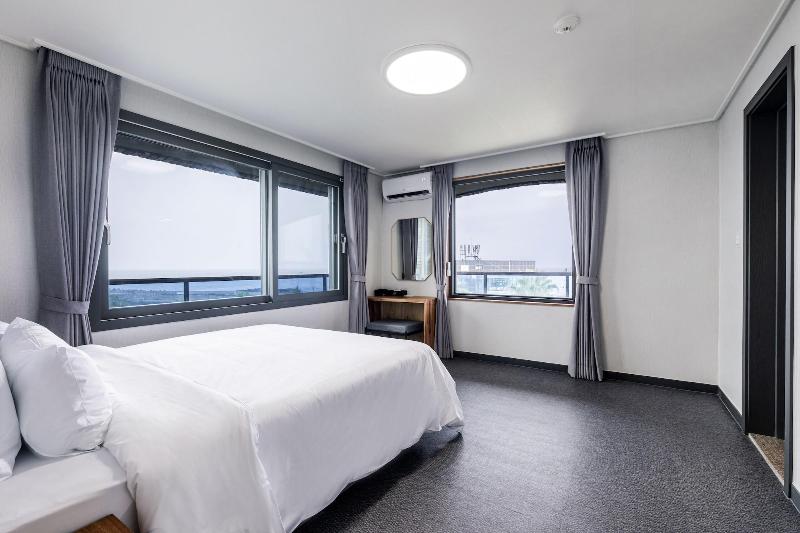 Aewol Stay in Jeju Hotel & Resort — photo 73