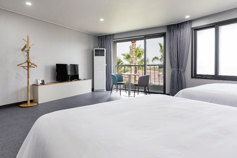 Aewol Stay in Jeju Hotel & Resort — photo 71