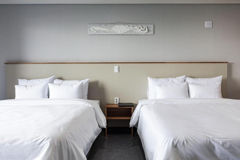 Aewol Stay in Jeju Hotel & Resort — photo 49
