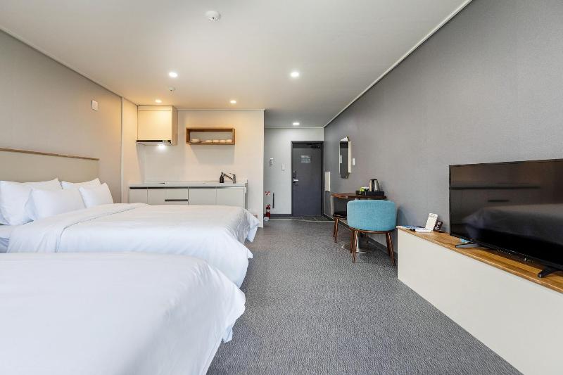Aewol Stay in Jeju Hotel & Resort — photo 66