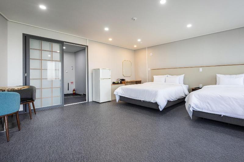 Aewol Stay in Jeju Hotel & Resort — photo 63