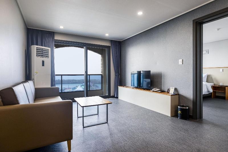 Aewol Stay in Jeju Hotel & Resort — photo 5
