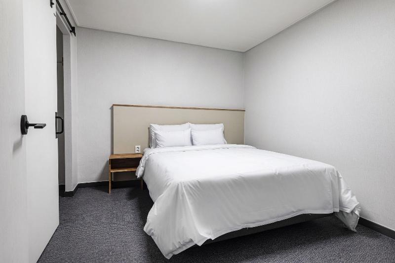 Aewol Stay in Jeju Hotel & Resort — photo 20