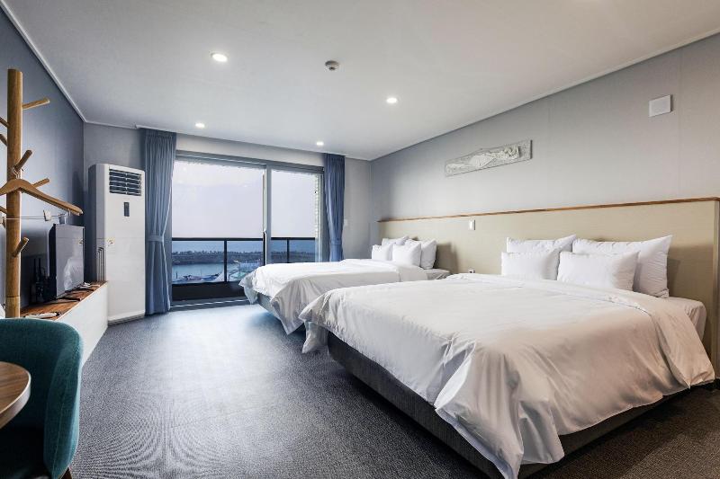 Aewol Stay in Jeju Hotel & Resort — photo 23