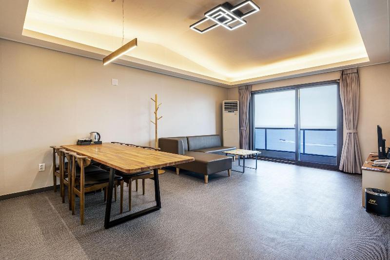 Aewol Stay in Jeju Hotel & Resort — photo 22