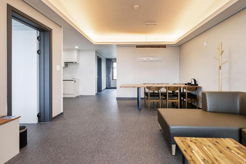Aewol Stay in Jeju Hotel & Resort — photo 27