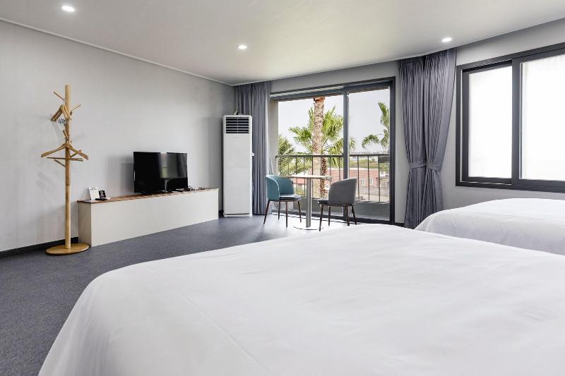 Aewol Stay in Jeju Hotel & Resort — photo 42