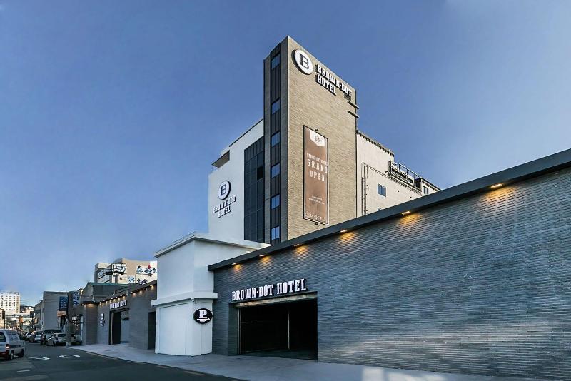 Brown Dot Hotel Sasang Renecite image